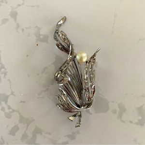 Vintage pearl brooch
